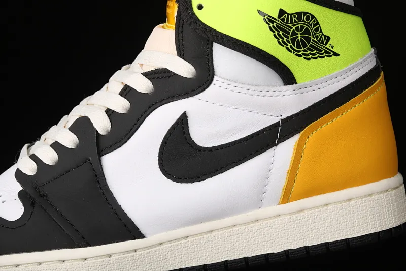 All categories Air Jordan Jordan series basketball shoes Air Jordan 1 High Air Jordan 1 Retro High OG AJ1 Joe 1 fluorescent yellow toe 555088-118